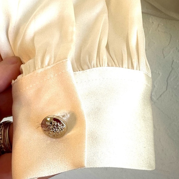 Intermix Cream 100% Silk Long Sleeve Keyhole Neckline Career Blouse Top Sz L - Picture 8 of 11
